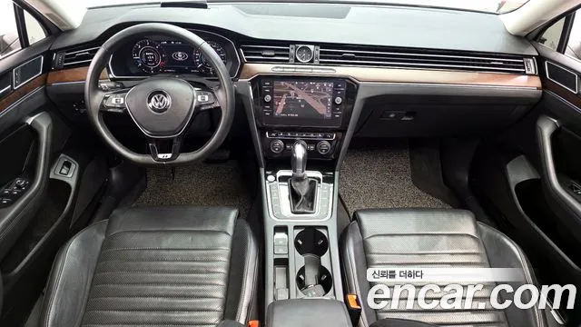 Volkswagen Passat GT 2018 thumb 12