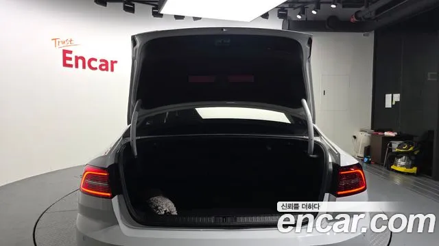 Volkswagen Passat GT 2018 thumb 4