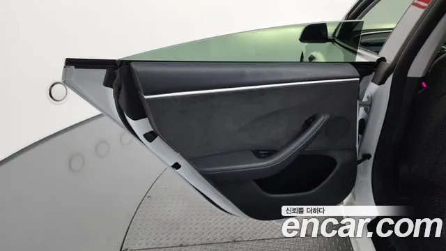Tesla Model 3 2024 thumb 6