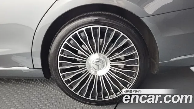 Mercedes-Benz S-Class 2020 thumb 9