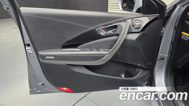 Hyundai Grandeur 2015 thumb 12