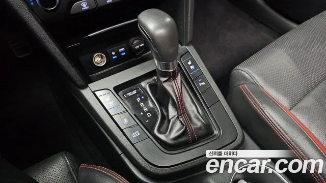 Hyundai Avante 2017 thumb 2