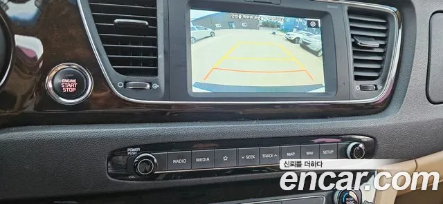 Kia Carnival 2018 thumb 11