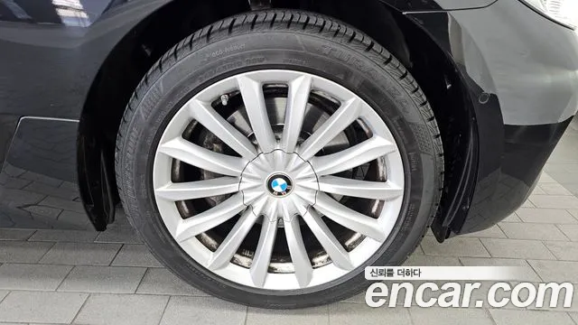 BMW 6 серии Gran Turismo 2022 thumb 6