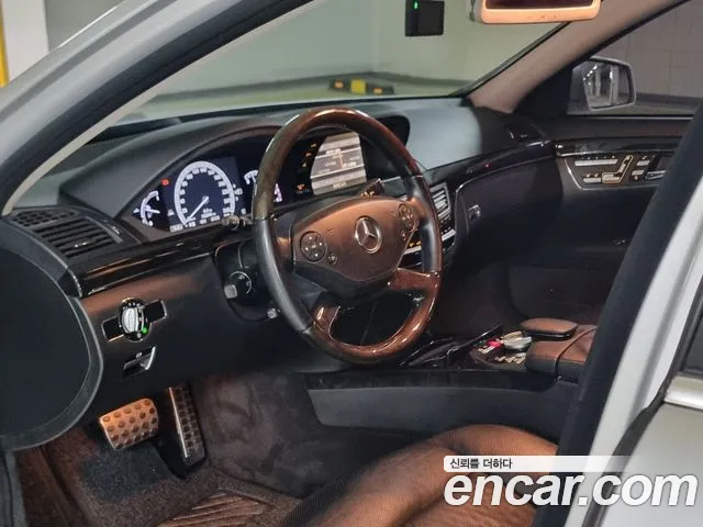 Mercedes-Benz S-Class 2011 thumb 7