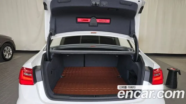 Audi A6 2015 thumb 11