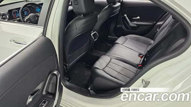 Mercedes-Benz A-Class 2021 thumb 2