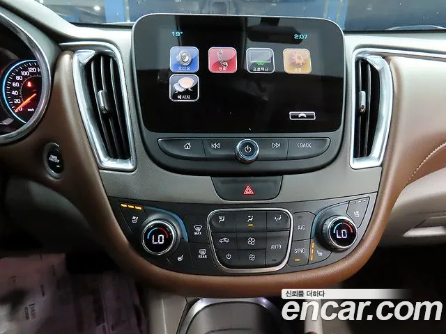 Chevrolet Malibu 2018 thumb 2