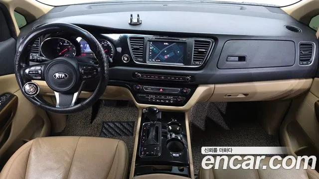 Kia Carnival 2016 thumb 11