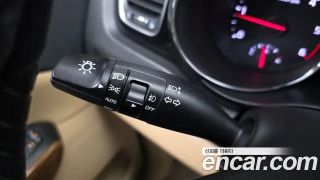 Kia Carnival 2016 thumb 2