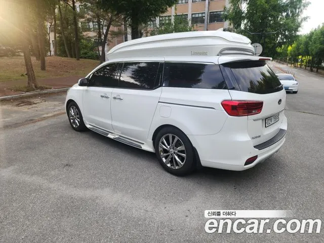 Kia Carnival 2018 thumb 3