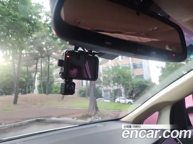 Kia Carnival 2018 thumb 5