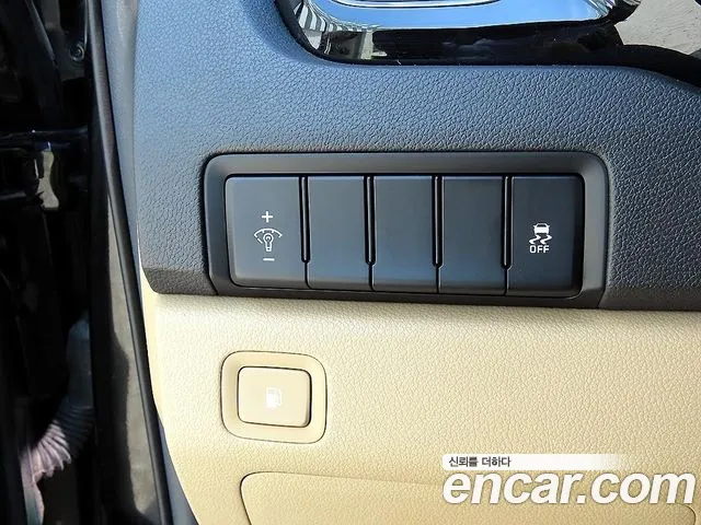 Kia Carnival 2019 thumb 9