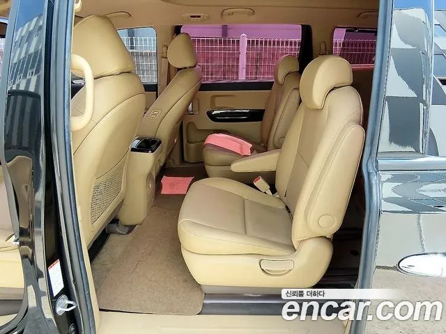 Kia Carnival 2019 thumb 3