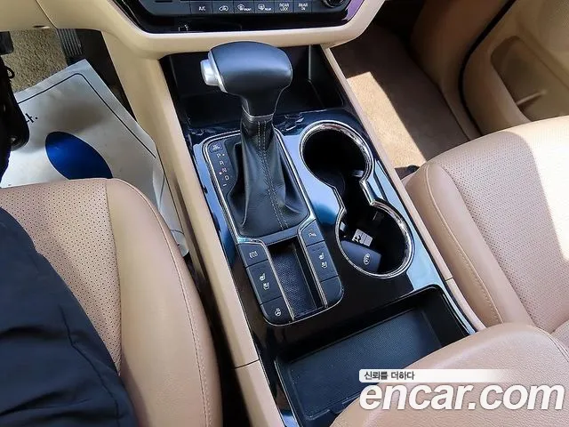 Kia Carnival 2019 thumb 10