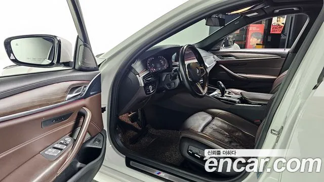 BMW 5 серии 2020 thumb 2