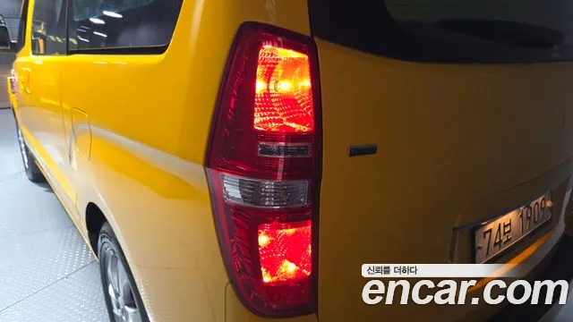 Hyundai Staria 2019 thumb 8