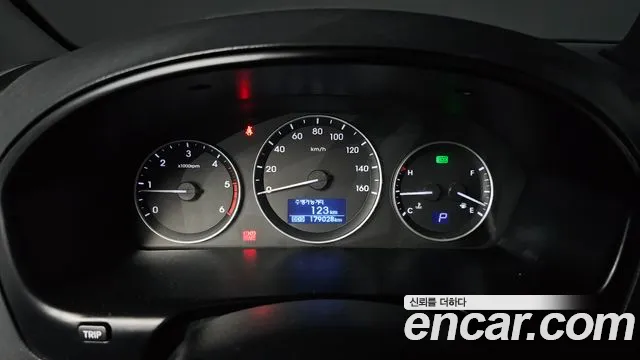 Hyundai Staria 2015 thumb 11