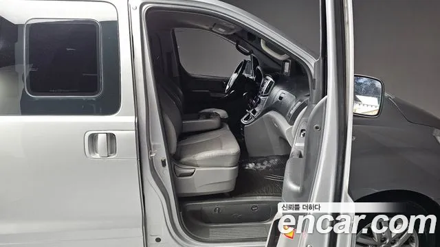Hyundai Staria 2015 thumb 10