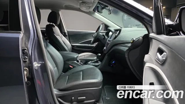 Hyundai Santafe 2015 thumb 6