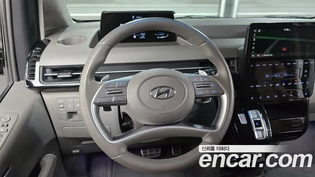 Hyundai Staria 2024 thumb 3
