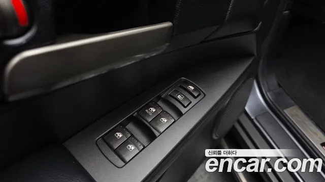 KGM Korando 2017 thumb 11