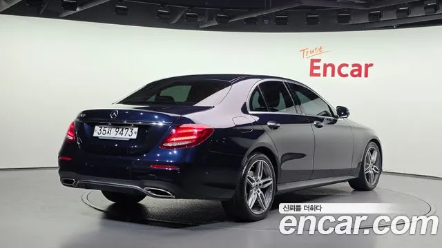 Mercedes-Benz E-Class 2019 thumb 3