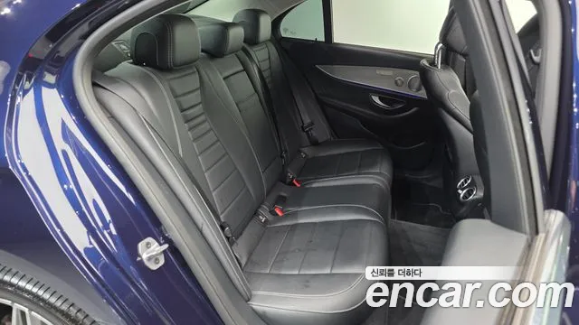 Mercedes-Benz E-Class 2019 thumb 4
