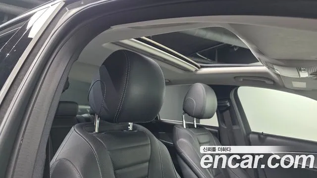 Mercedes-Benz E-Class 2019 thumb 5