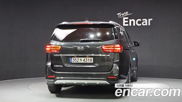 Kia Carnival 2019 thumb 12