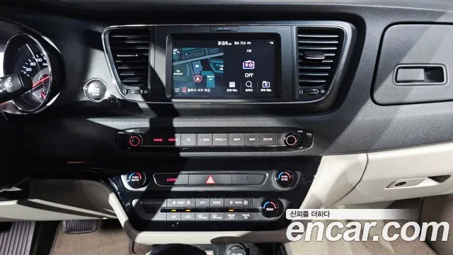 Kia Carnival 2019 thumb 4