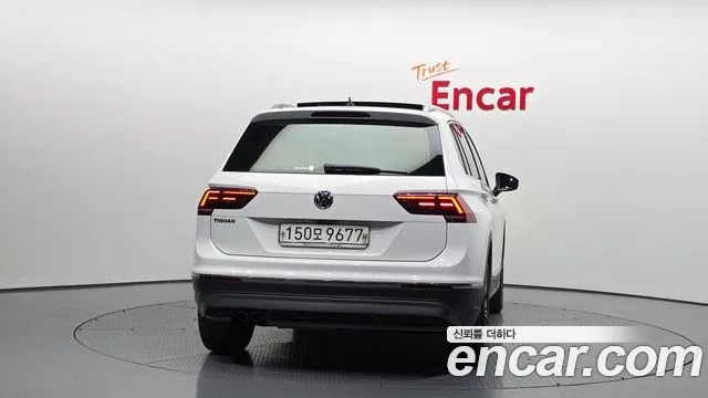 Volkswagen Tiguan 2019 thumb 3