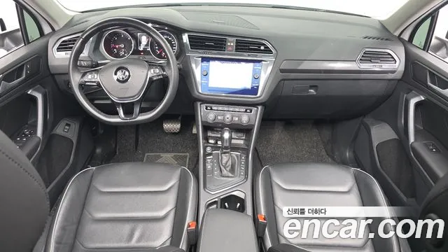 Volkswagen Tiguan 2019 thumb 2