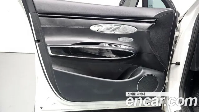 Genesis GV70 2022 thumb 10