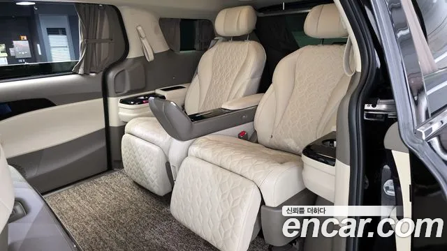 Kia Carnival 2024 thumb 4