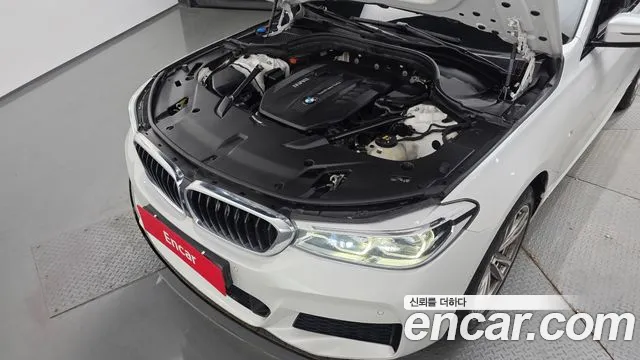 BMW 6 серии Gran Turismo 2018 thumb 10