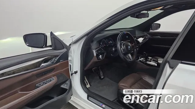 BMW 6 серии Gran Turismo 2018 thumb 5