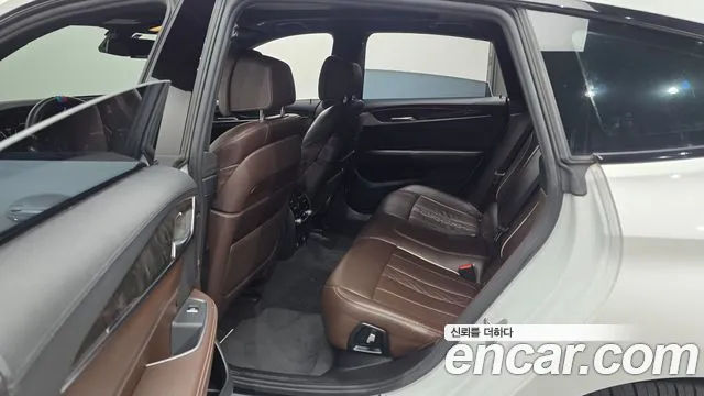 BMW 6 серии Gran Turismo 2018 thumb 3