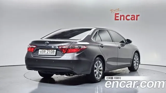 Toyota Camry 2017 thumb 10