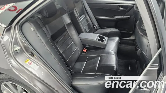Toyota Camry 2017 thumb 9