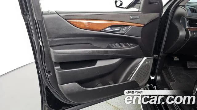 Cadillac Escalade 2018 thumb 2