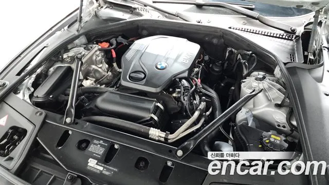 BMW 5 серии 2015 thumb 3