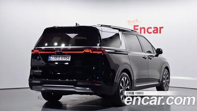 Kia Carnival 2022 thumb 4