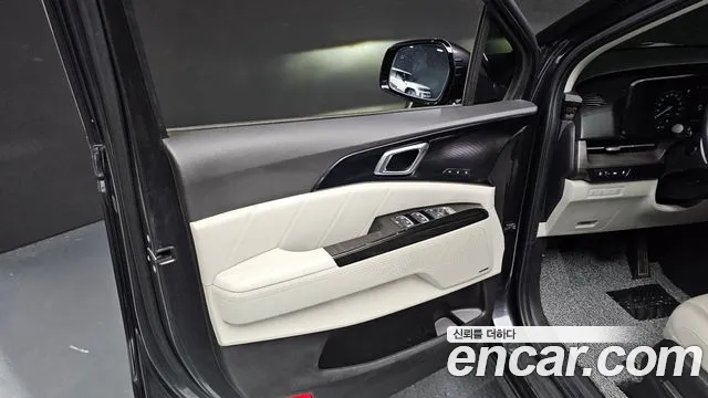 Kia Carnival 2022 thumb 3