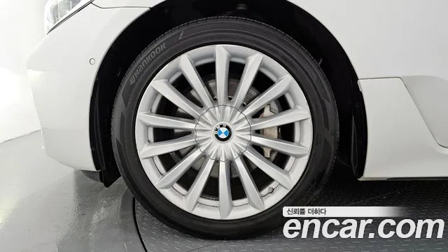 BMW 6 серии Gran Turismo 2019 thumb 4