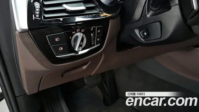 BMW 6 серии Gran Turismo 2019 thumb 2
