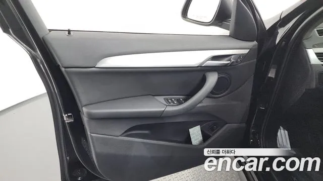 BMW X1 2019 thumb 2