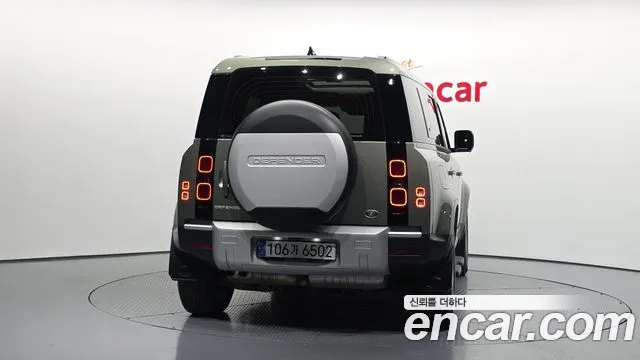 Land Rover Defender 2022 thumb 4