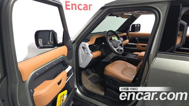 Land Rover Defender 2022 thumb 10