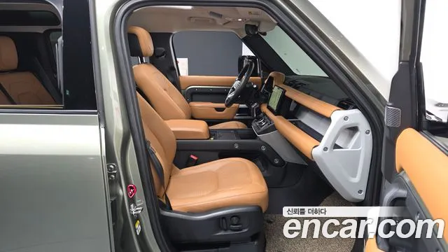 Land Rover Defender 2022 thumb 11